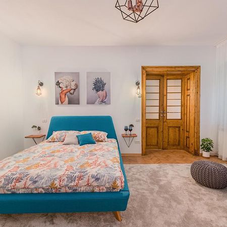 Garden Hideout - Central Apartment ブラショフ エクステリア 写真