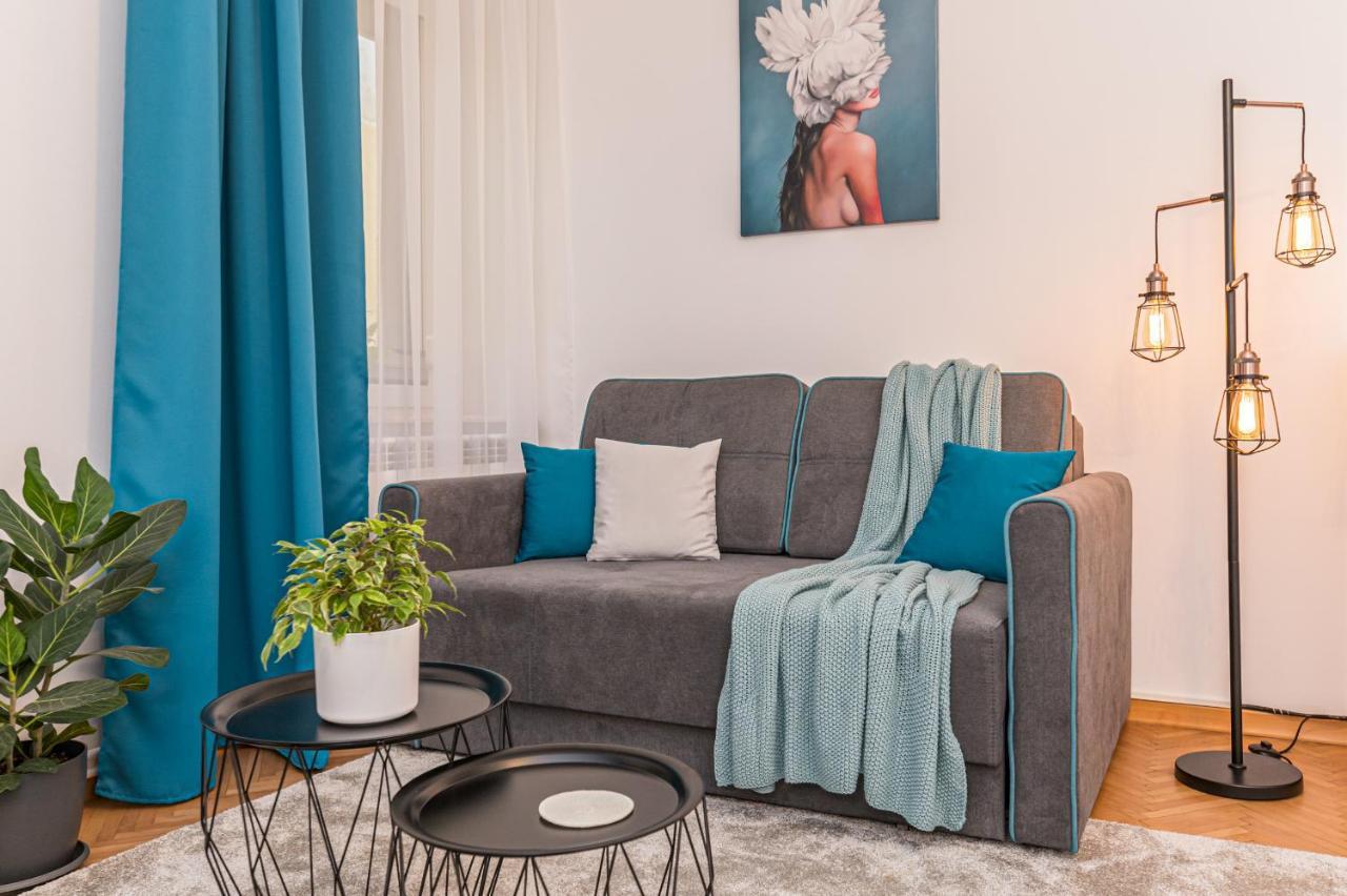Garden Hideout - Central Apartment ブラショフ エクステリア 写真