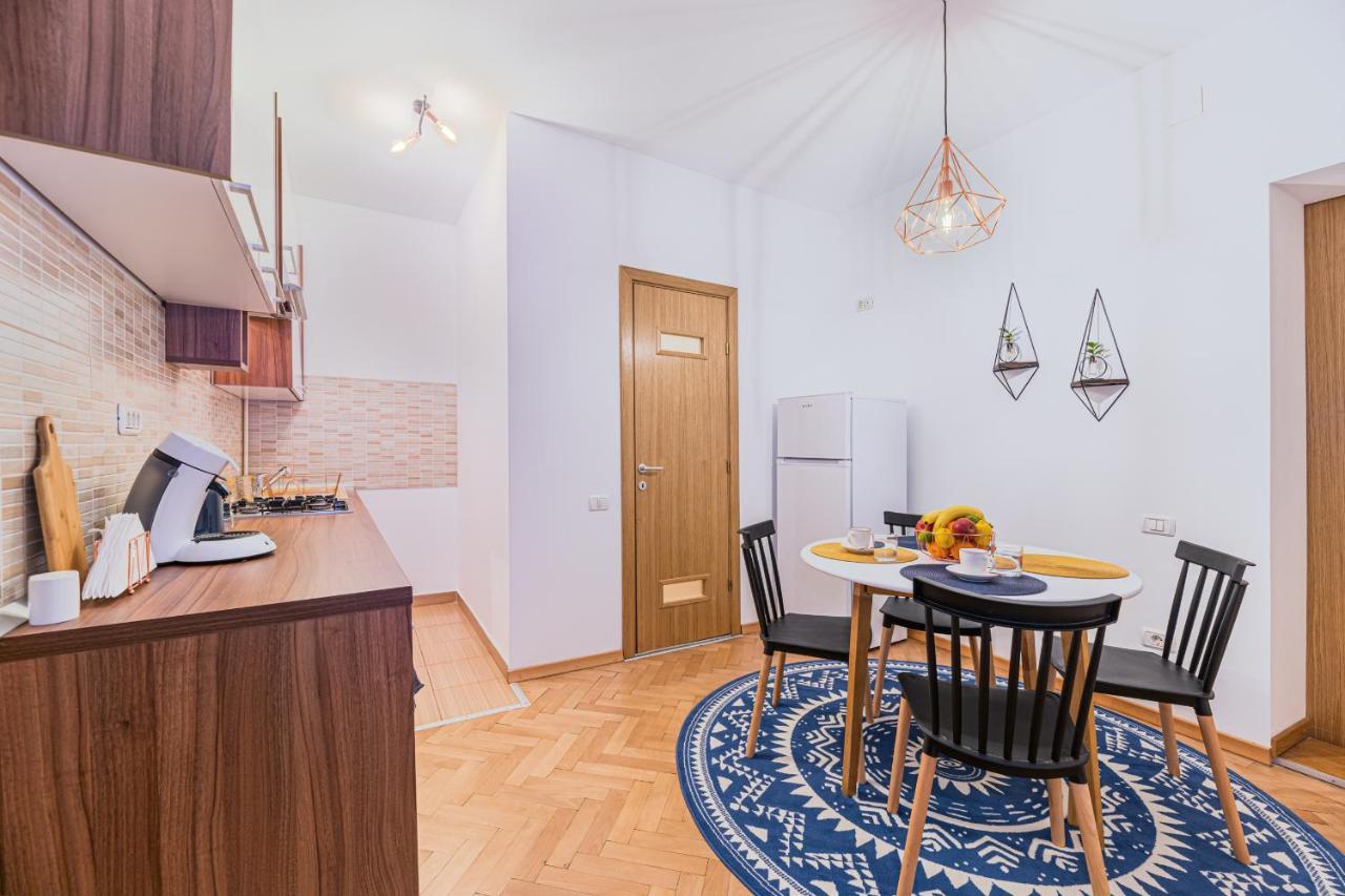 Garden Hideout - Central Apartment ブラショフ エクステリア 写真