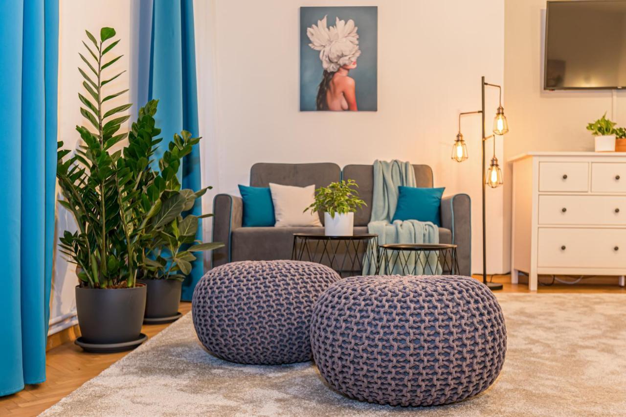 Garden Hideout - Central Apartment ブラショフ エクステリア 写真