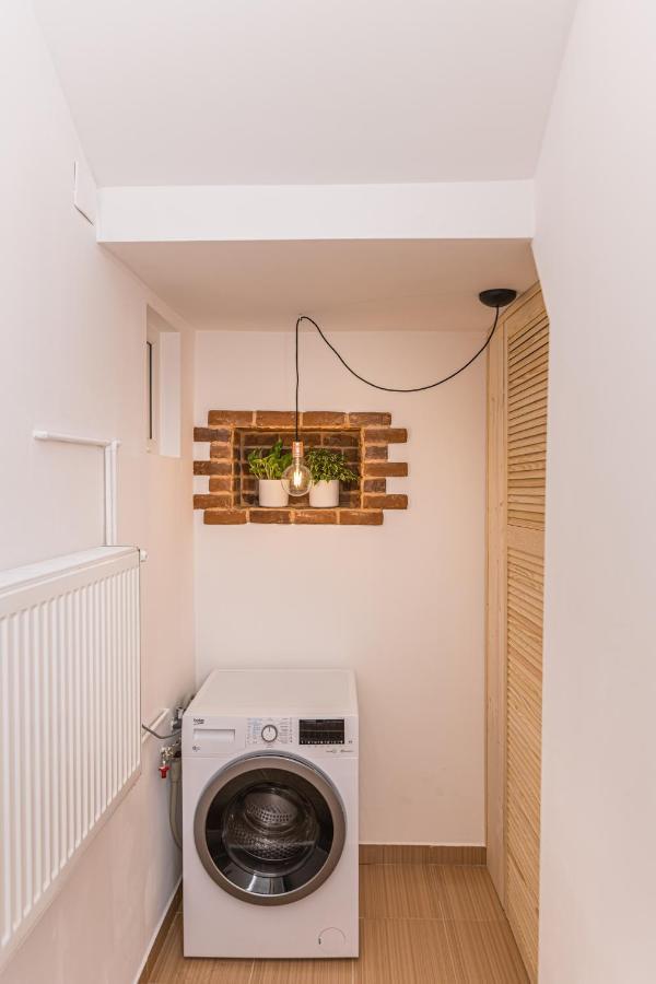 Garden Hideout - Central Apartment ブラショフ エクステリア 写真