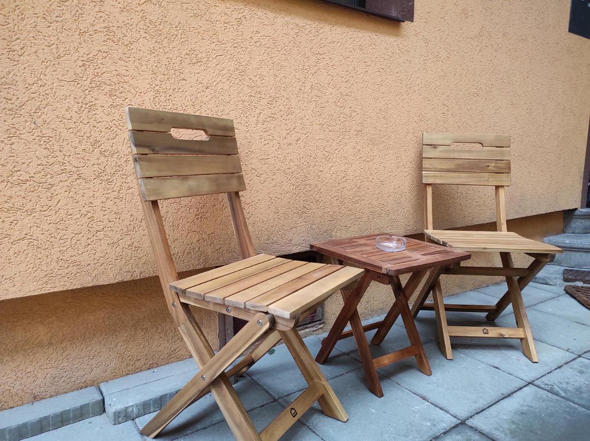 Garden Hideout - Central Apartment ブラショフ エクステリア 写真